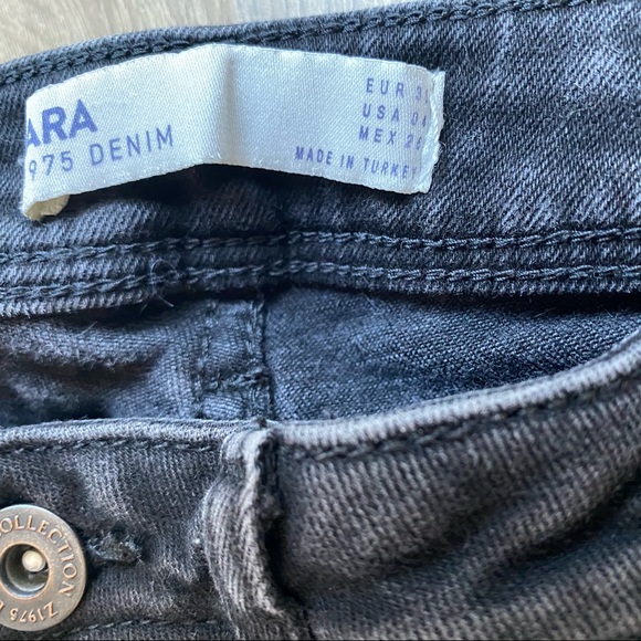 Zara button fly distressed denim jeans - Picture 2 of 3